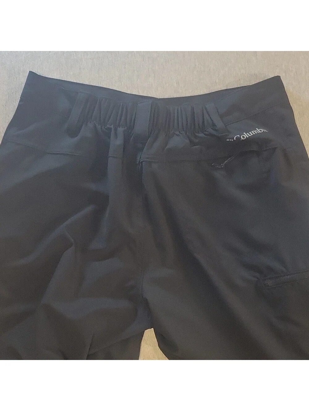 Columbia Men's Black Chino Shorts Flat Front Polyester Stretch Zip Pockets
